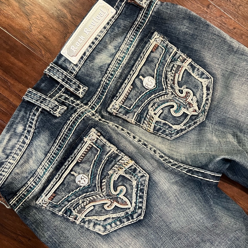 Rock revile 27 ankle length jeans